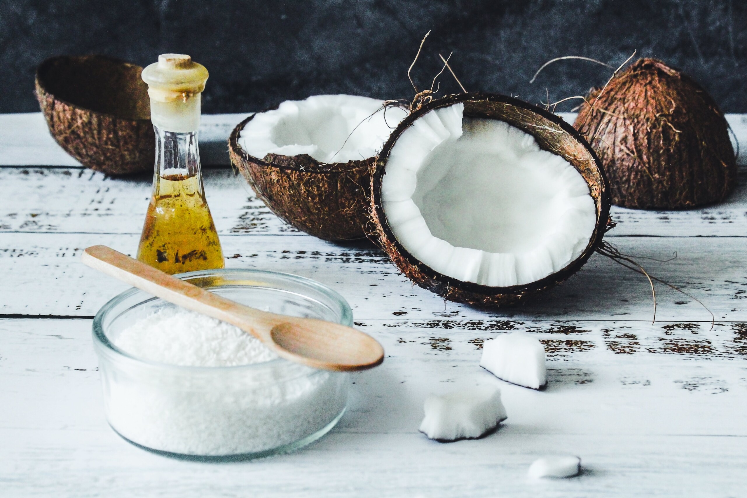 Achieving Pearly Whites: What Is Oil Pulling?